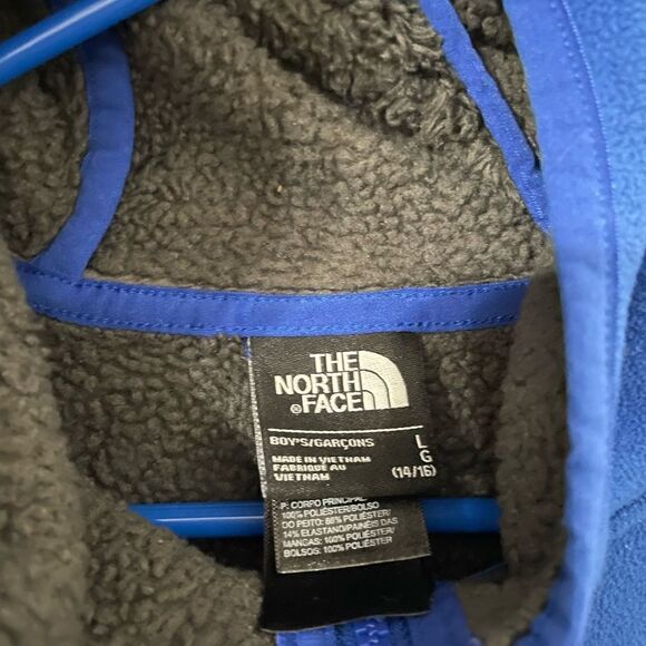 North Face Chimborazo jacket  - Picture 2 of 6